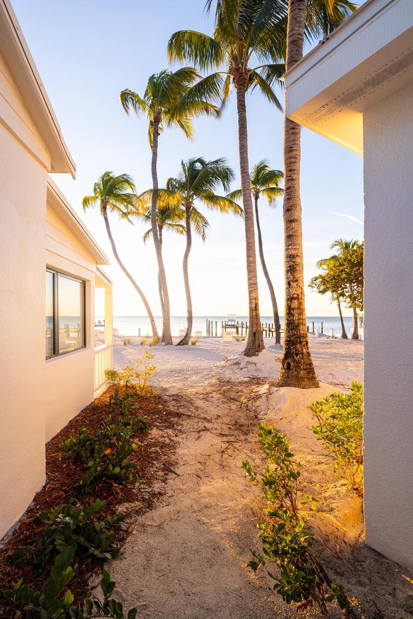 Pines & Palms Resort Islamorada Exterior photo