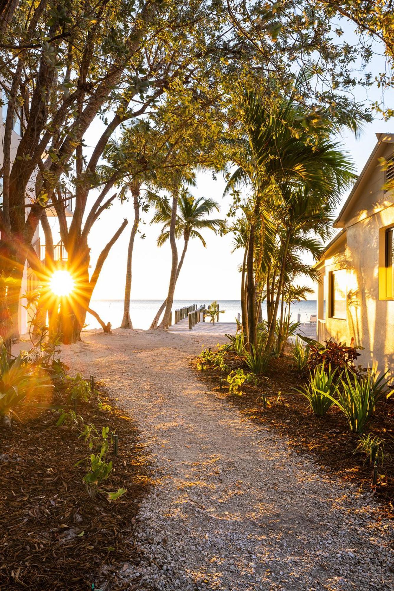 Pines & Palms Resort Islamorada Exterior photo