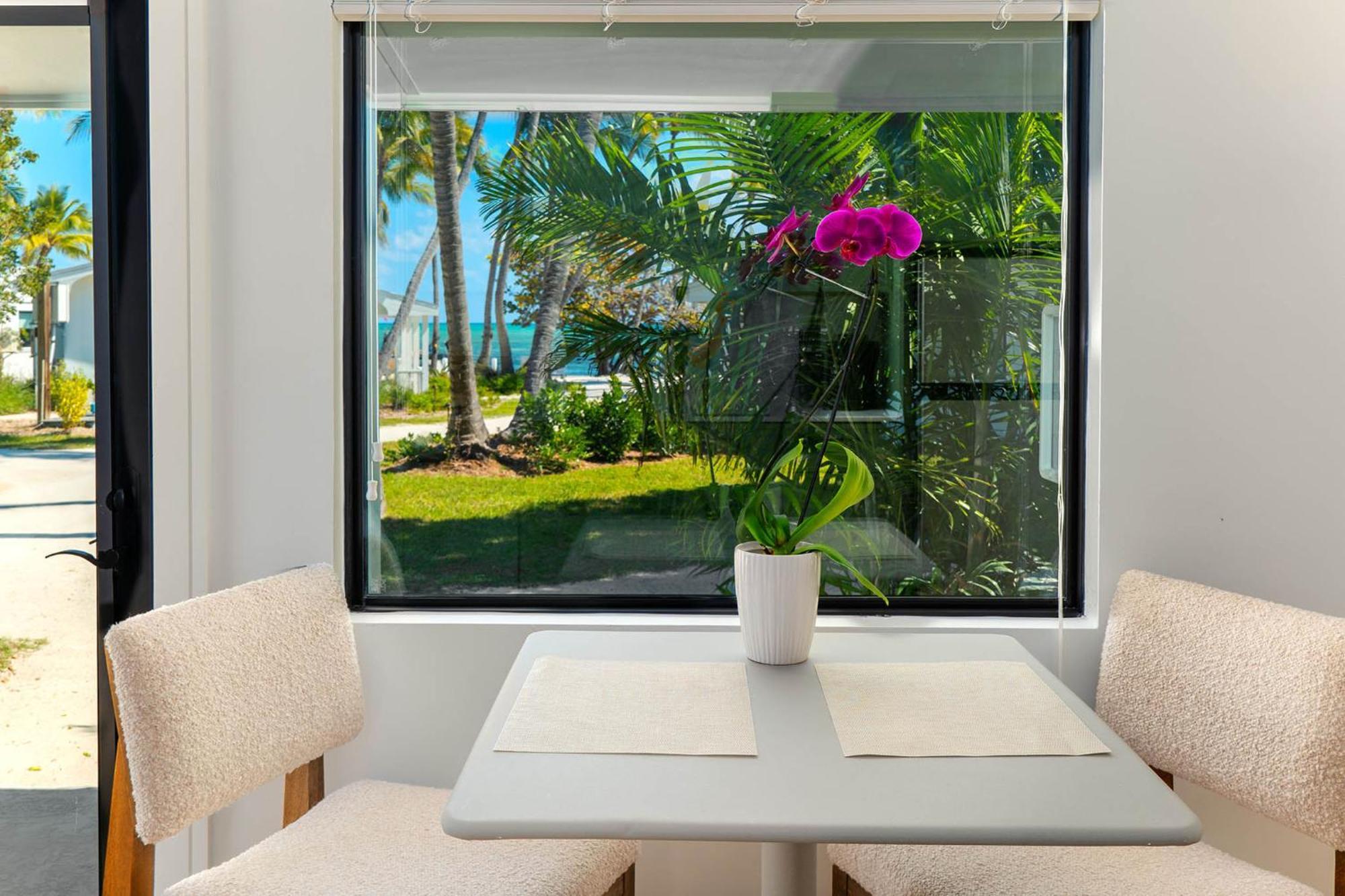 Pines & Palms Resort Islamorada Exterior photo
