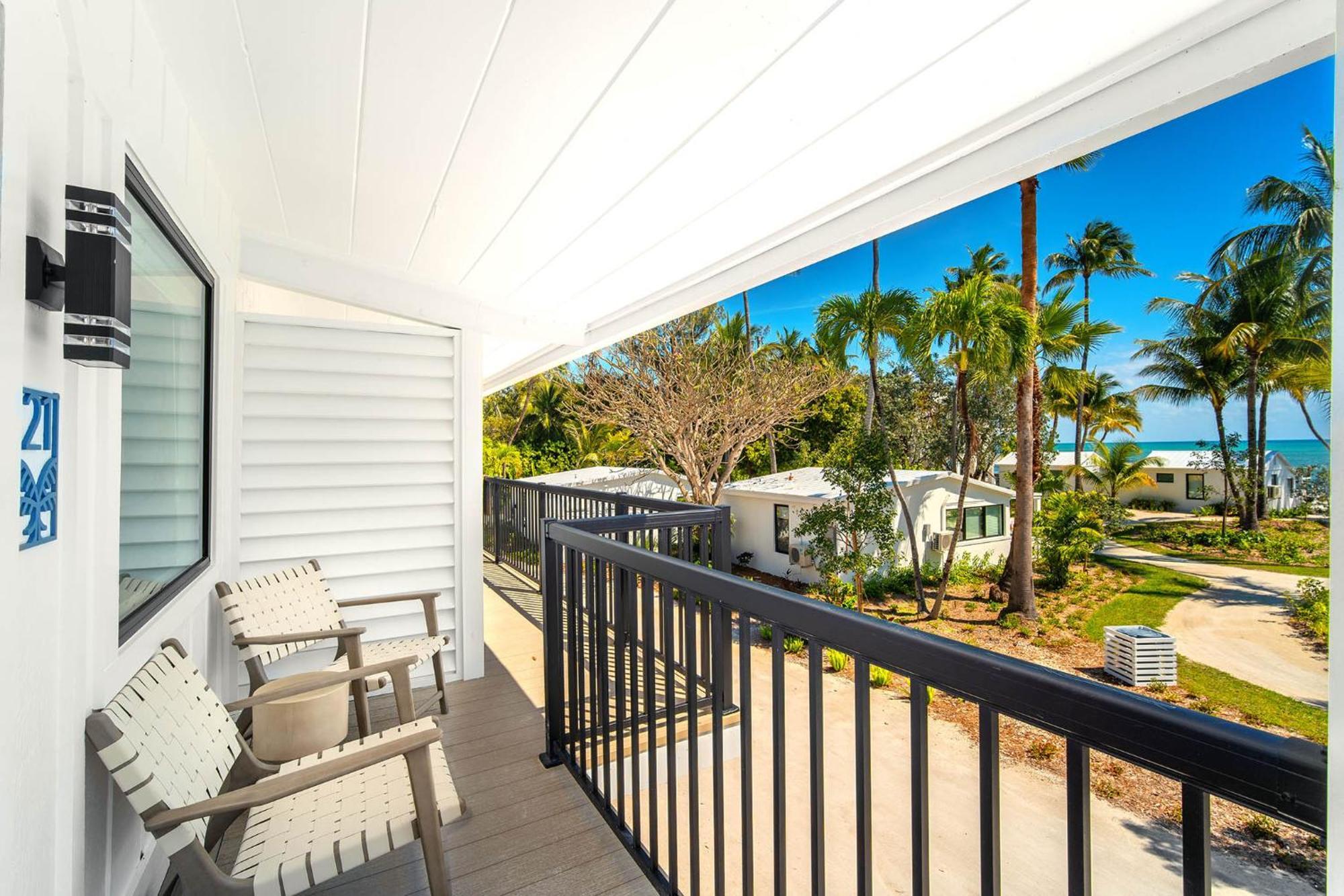 Pines & Palms Resort Islamorada Exterior photo